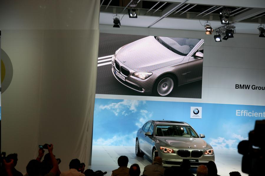 BMW 7-Series 2009 года  (фото 101 из 167)